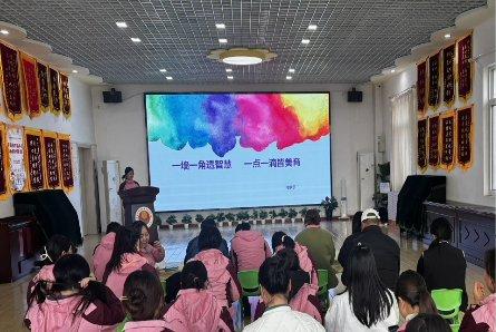 灞桥区灞桥街道中心幼儿园“名校+”开展区域环创专题培训