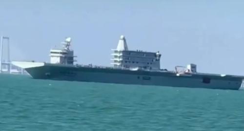 海试画面曝光!一艘陌生的“中国航母”突然亮相,到底是用来干啥的?