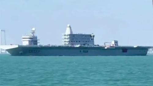 海试画面曝光!一艘陌生的“中国航母”突然亮相,到底是用来干啥的?