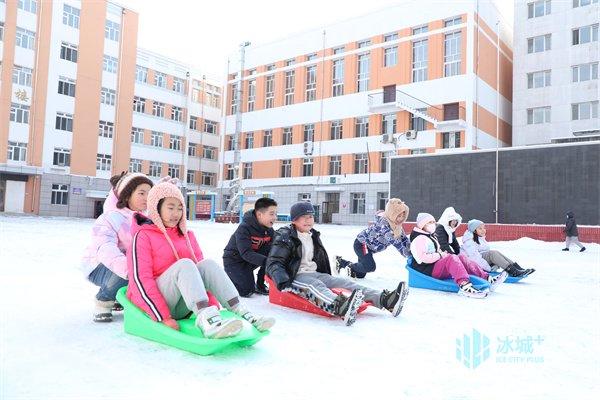 感受冬日魅力！冰城小学生纵享冰情雪趣