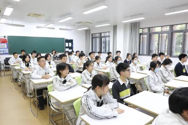 中学生走进人大，感知全过程人民民主之美