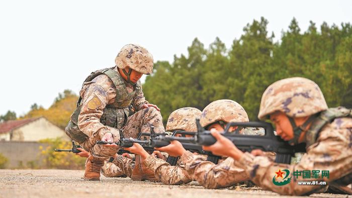 新兵团组织实弹射击考核。王瑞民摄