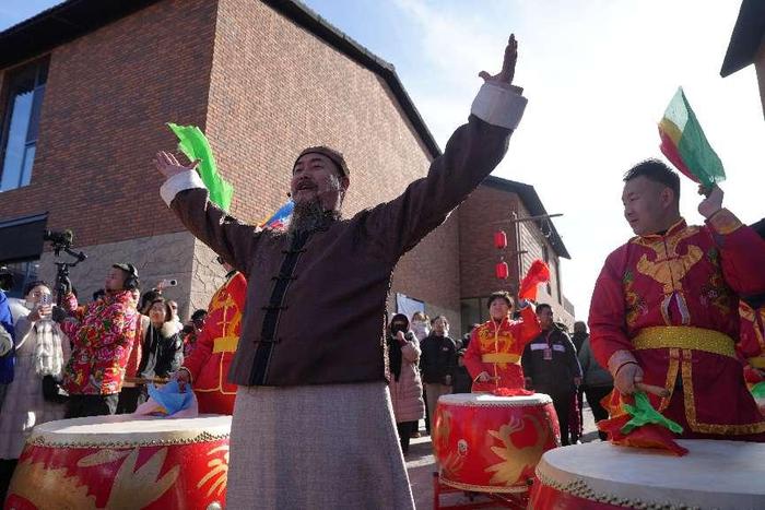 (黄河岸边沉浸式实景演出 包头市融媒体中心供图)