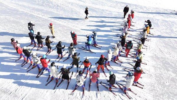 慧仁学校：大力推进冰雪运动进校园 引领更多学生参与冰雪活动