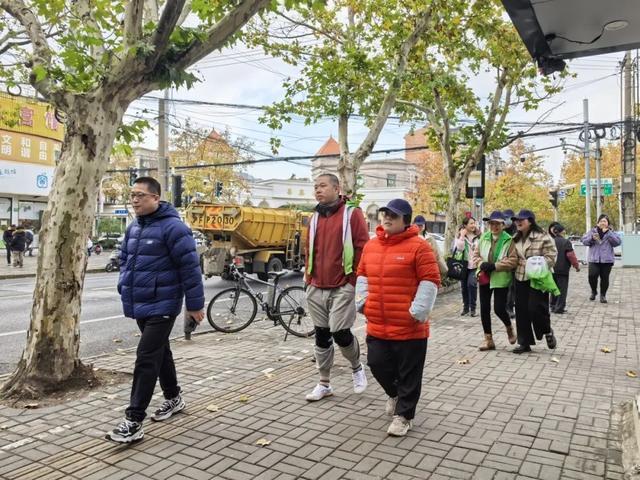 这场Citywalk接地气！用脚步丈量社区更新，沉浸式感受街区“烟火气”