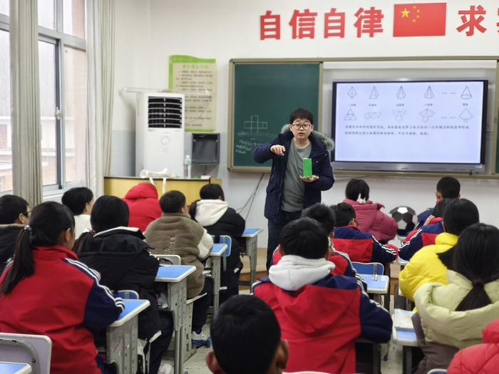 送教传情，共筑教育均衡路 ——外国语牧歌小学赴卢氏县横涧乡中心小学帮扶活动