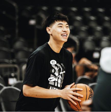 NBA唯一的中国球员，重伤后被裁了