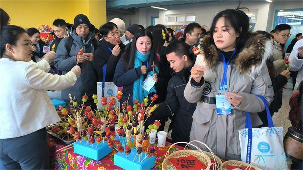 全国18地市600余名体育教师走进新区，看大课间校园冰雪运动展示