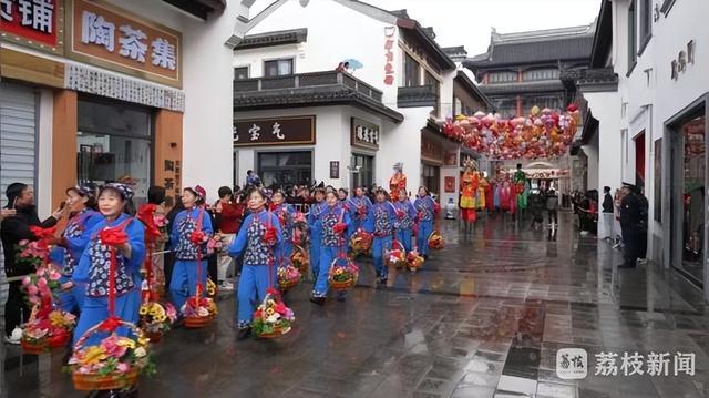 【文化中国行】春节非遗盛宴 无锡泰伯庙会“庙”趣横生