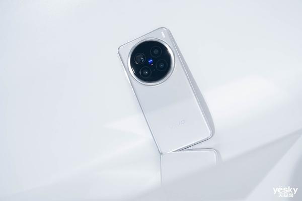 第二十三届IT影响中国：vivo X200 Pro荣获2024年度影响力产品奖