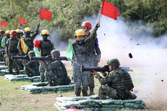 台媒:质疑台自制“红隼”火箭弹性能,蓝绿民意代表联手冻结2亿台防务部门预算