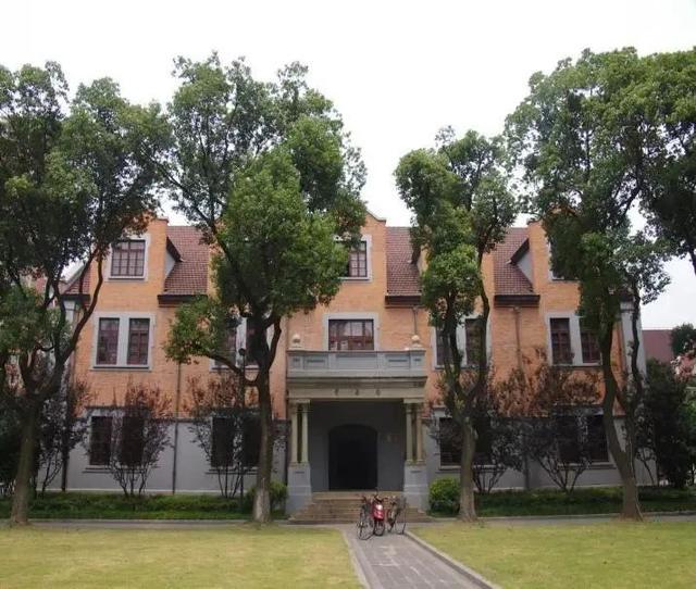 在杨浦这座百年大学，探寻历史建筑的前世今生