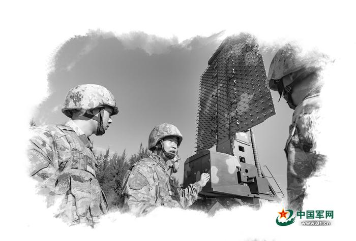 南部战区空军某部党员干部带头创新战法训法。 钟嘉诚 摄