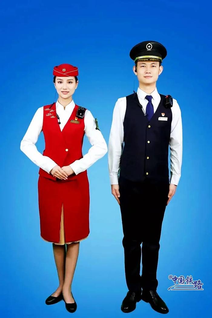新款乘务员制服来了!中国红+香槟金!