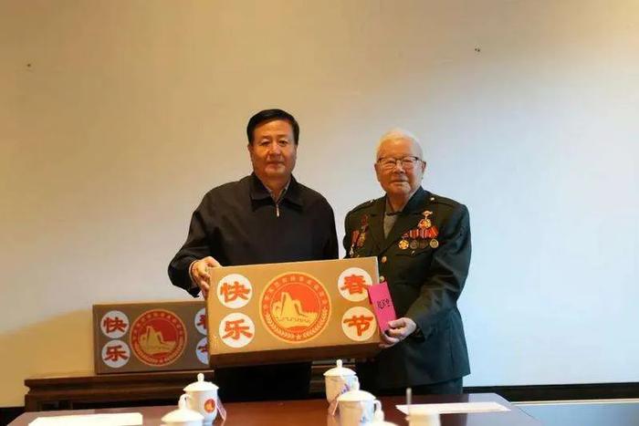 中华英烈褒扬事业促进会召开2025年慰问抗美援朝老战士新春座谈会
