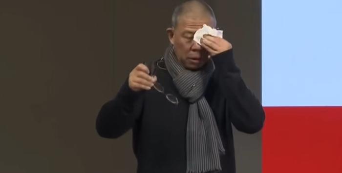 钟睒睒泪洒年会演讲:互联网就是过眼烟云,人工智能会把它淹没掉