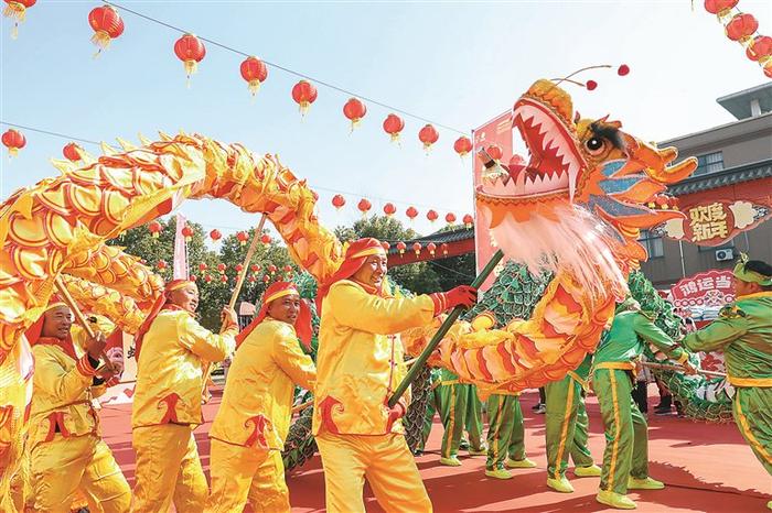 四海欢腾迎新春 砥砺前行向未来