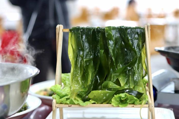 海带苗特色菜(央广网发 李靖文 摄)