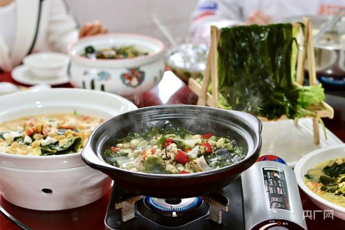 海带苗特色菜(央广网发 李靖文 摄)