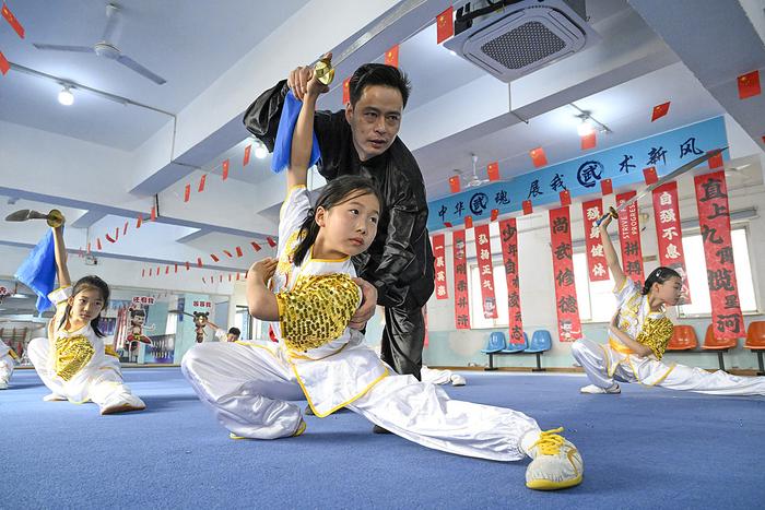 【8点见】历史新高,金饰价格突破1000元