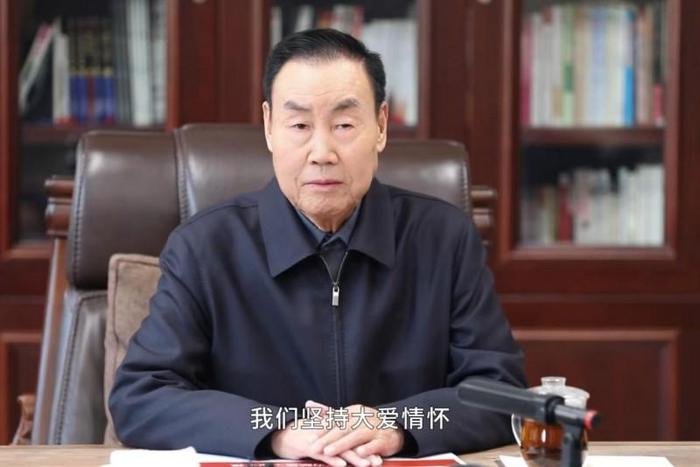 ▲华中集团董事长赵建棠先生主题视频《好房子的华中答卷》