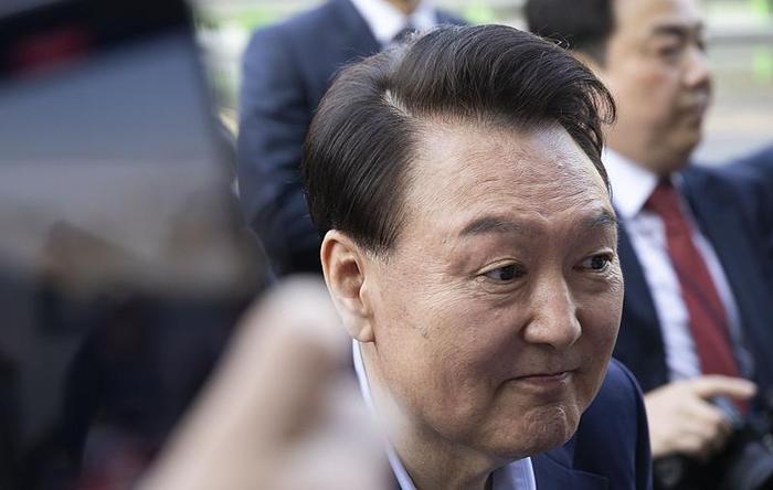 8次发言6提“荒唐” 尹锡悦内乱案首场公审细节公布