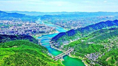 重庆市北碚区嘉陵江景观。秦廷富摄/光明图片