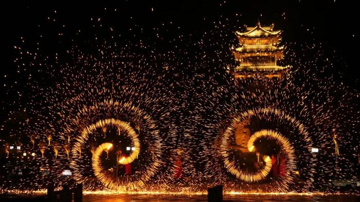 齐云山打铁花