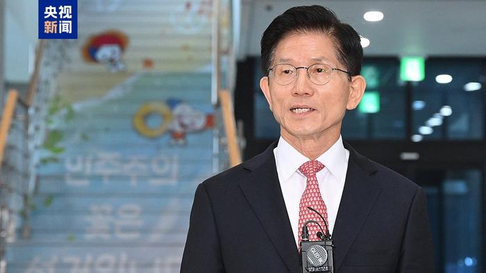 韩国总统选举趋近 候选人安保“与总理同级别”