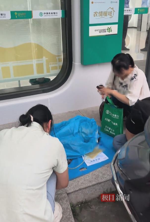农行株洲支行回应“重病妇女被要求本人到场取钱时死亡”:成立专项工作组配合警方调查,向逝者致以沉痛哀悼