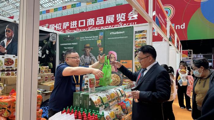 图为展览会现场。