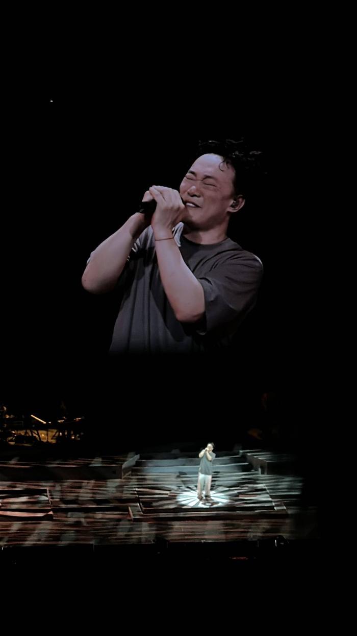5月3日,陈奕迅演唱会演唱《富士山下》。(小包供图)