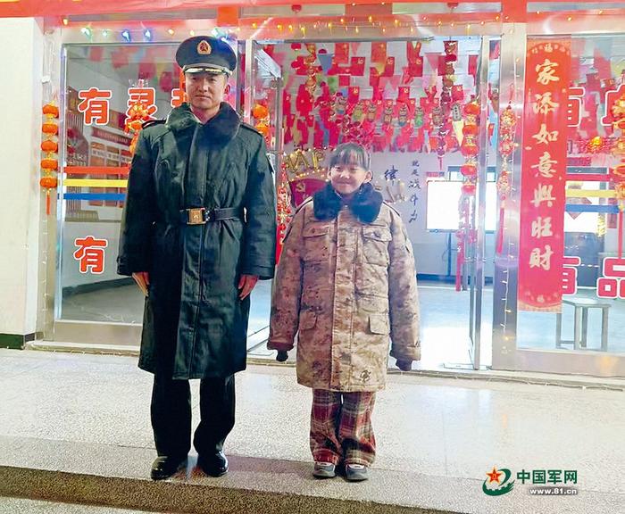 祁永宇和女儿在一起。照片由本人提供
