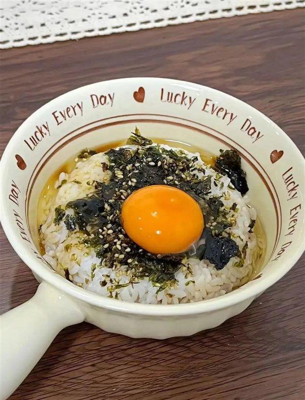 食用无菌蛋(图片来源于社交平台)
