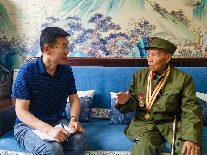 (讲述·典型故事)“党的阳光雨露浇灌了胜利之花!”——对话百岁抗战老兵崔良奎