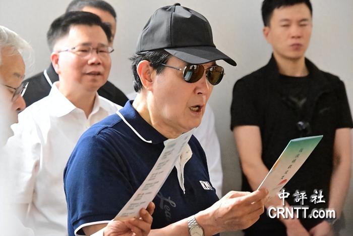 马英九参访厦门鼓浪屿,高唱《龙的传人》收获满堂彩
