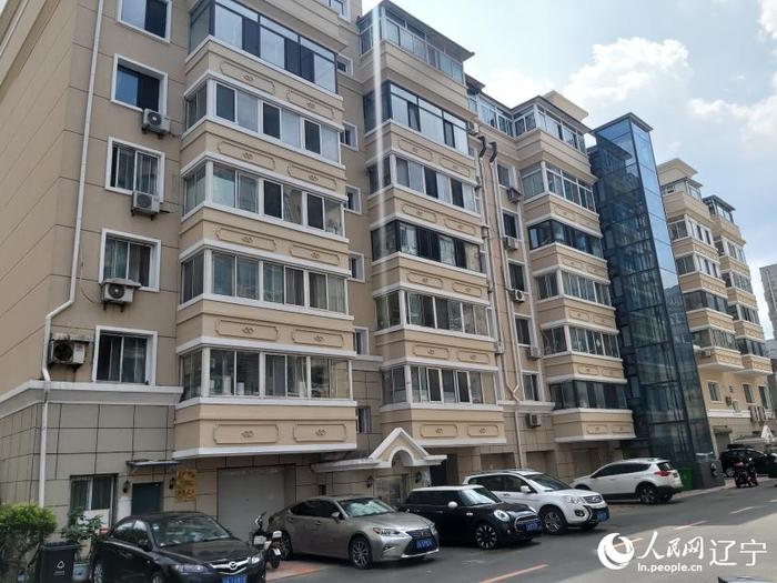 改造后的沈河区朱剪炉街道沈洲花园小区。人民网记者 王斯文摄