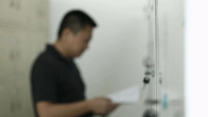 公职人员禁不住境外间谍美色,被以私密照片为要挟
