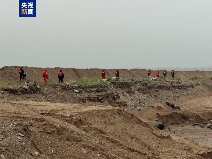 内蒙古巴彦淖尔市乌拉特中旗山洪致1人失联
