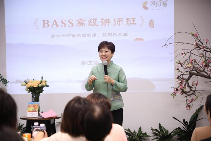 望英语对话 w700d1q75cms.jpg?by=cms_fixed_width