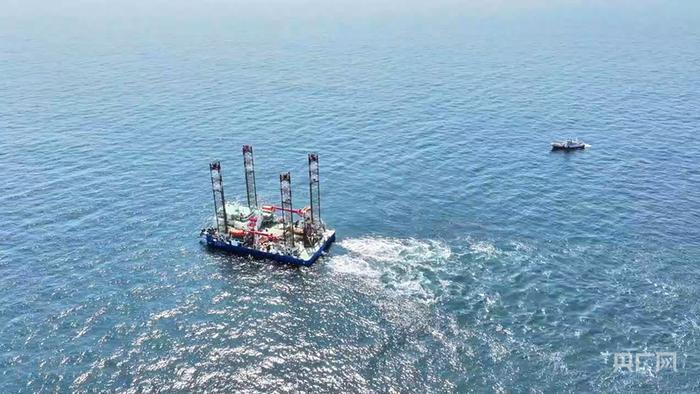 “中南院520号”海上勘测试验科研平台(央广网发 中国电建中南勘测设计研究院 供图)