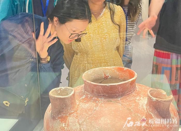 “喀秋莎”来了!北大留学生沉浸塔城浪漫旋律