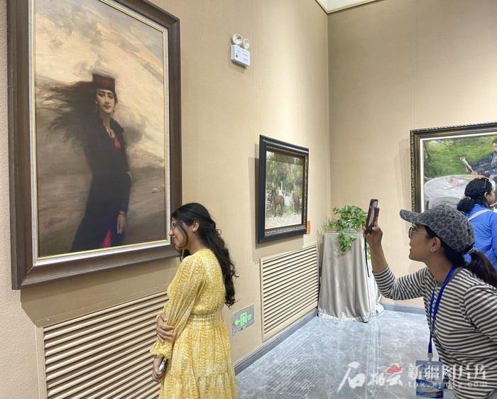 “喀秋莎”来了!北大留学生沉浸塔城浪漫旋律