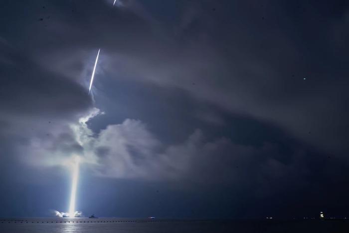 捷龙三号火箭海上发射成功