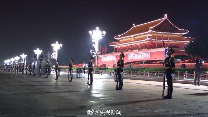 网友热议:9月3日,放假吗?
