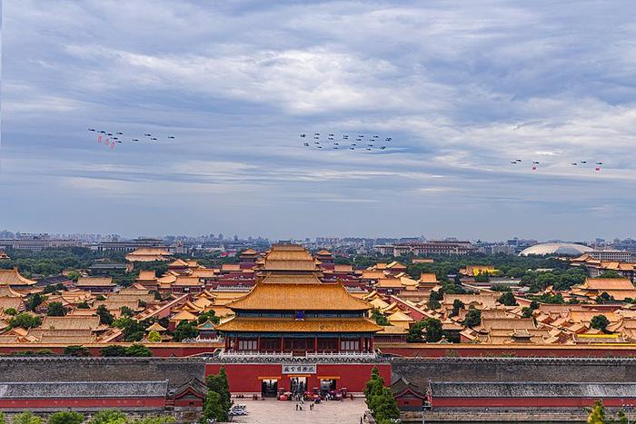 外媒关注普京和金正恩出席九三阅兵:特朗普想见的人都到了