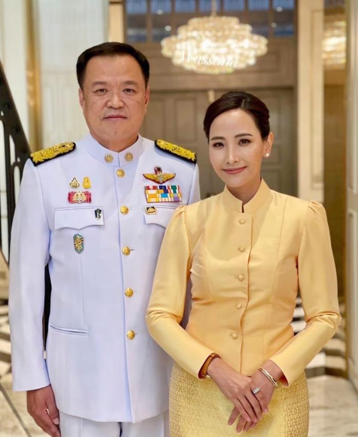 泰国新总理夫人火了！原为网红咖啡店老板，来自华裔家庭