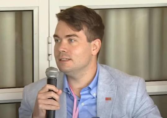 台媒:英籍记者辞职离台,痛批绿营打击陆配、“大罢免”乱象