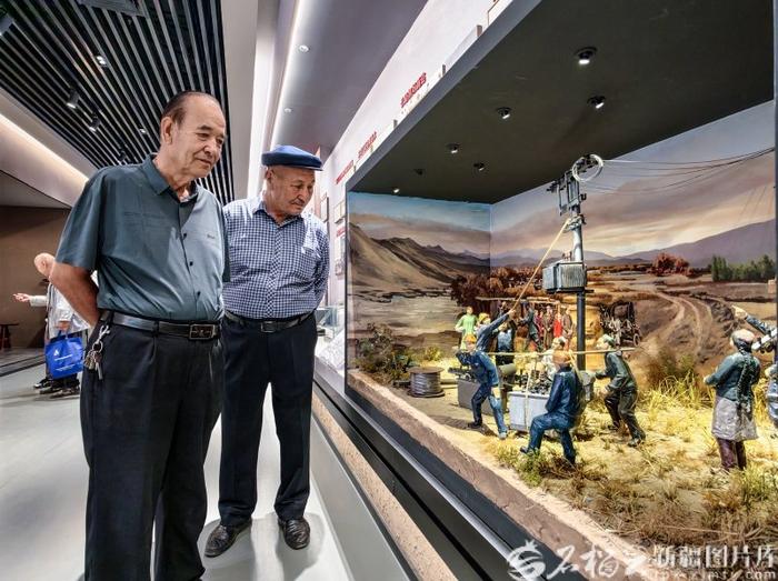 砥砺奋进七十载 天山南北谱华章|走进主题展馆 感受各族群众同心筑梦历程