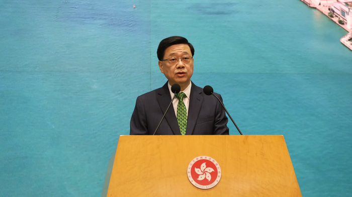 乱港分子罗冠聪被新加坡拒绝入境,李家超:特区政府将尽一切可能追捕罪犯